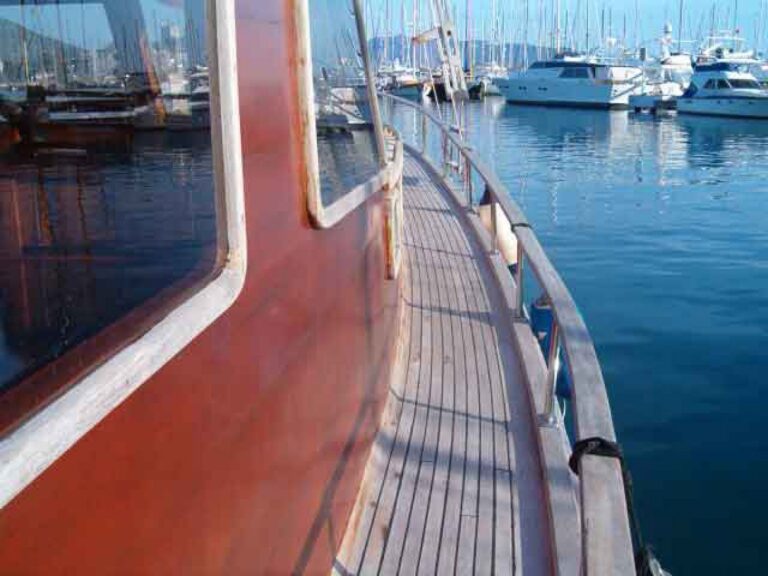 yachtPhoto182_158832799853e0a2fab5ac0