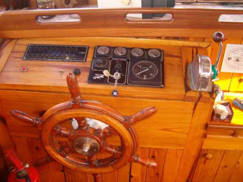 yachtPhoto182_182286457853e0a2fcaaf60