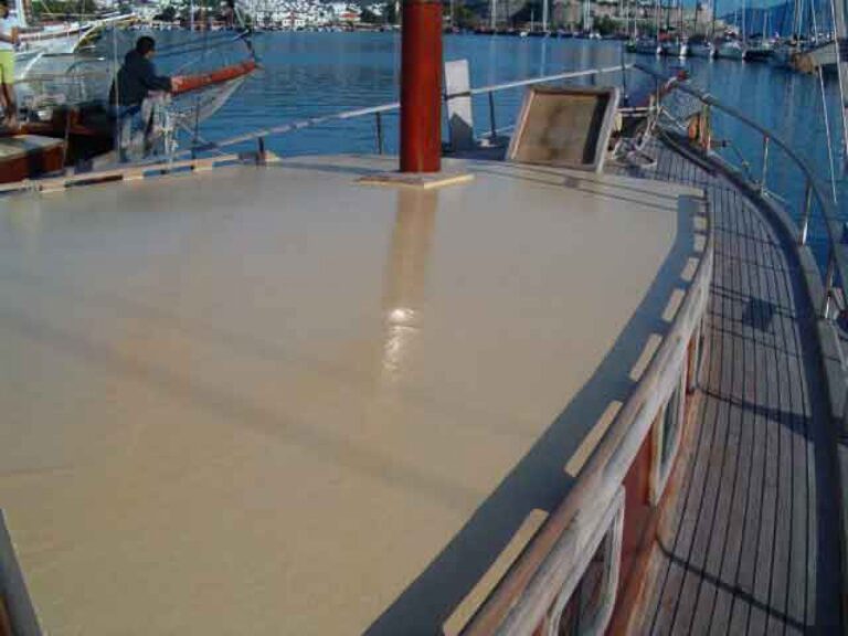 yachtPhoto182_52092219253e0a2fb86af0