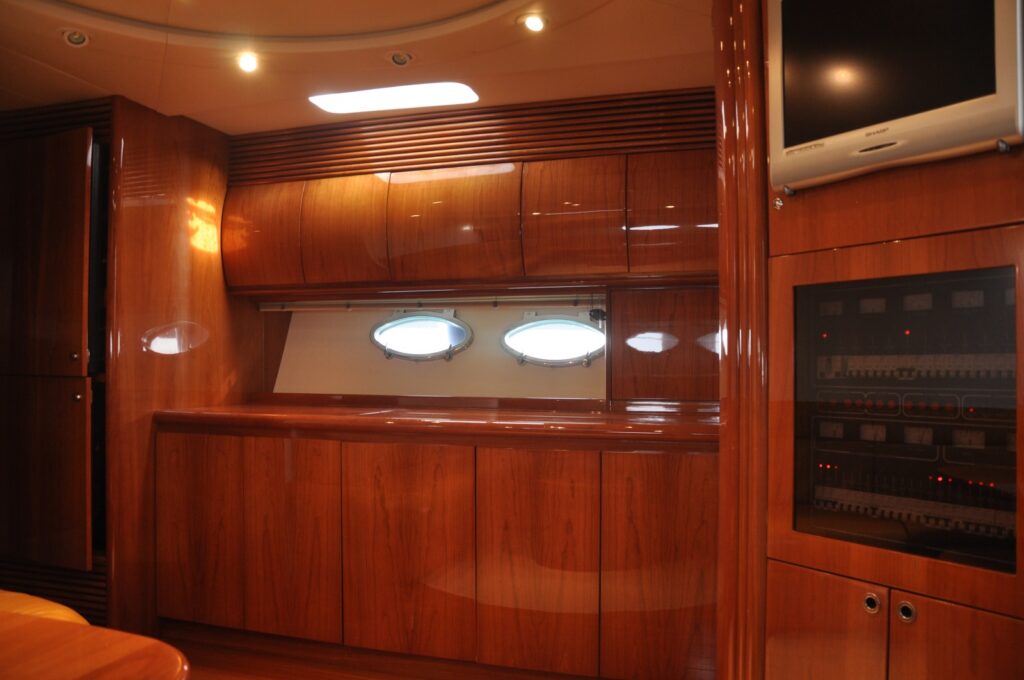 yachtPhoto416_1108459325d224714a