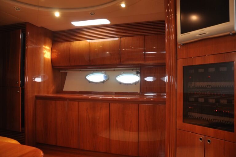 yachtPhoto416_1108459325d224714a