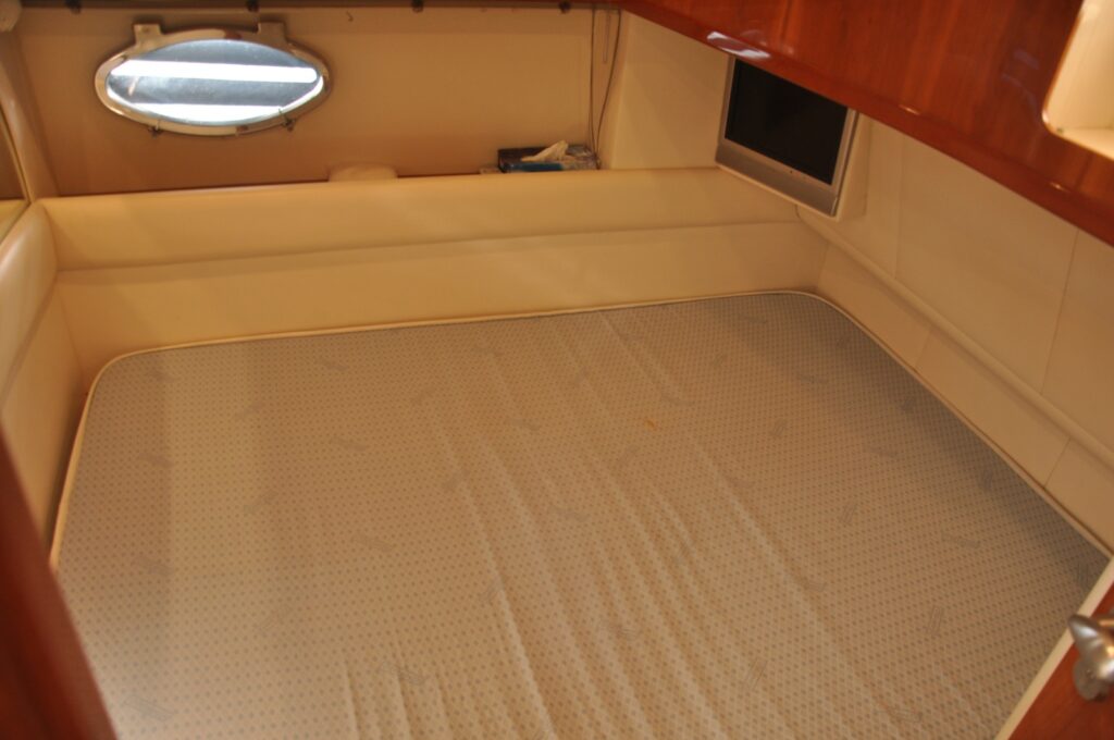 yachtPhoto416_1234459325d35aea73