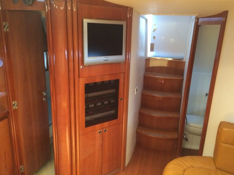 yachtPhoto416_2384059325d103f287