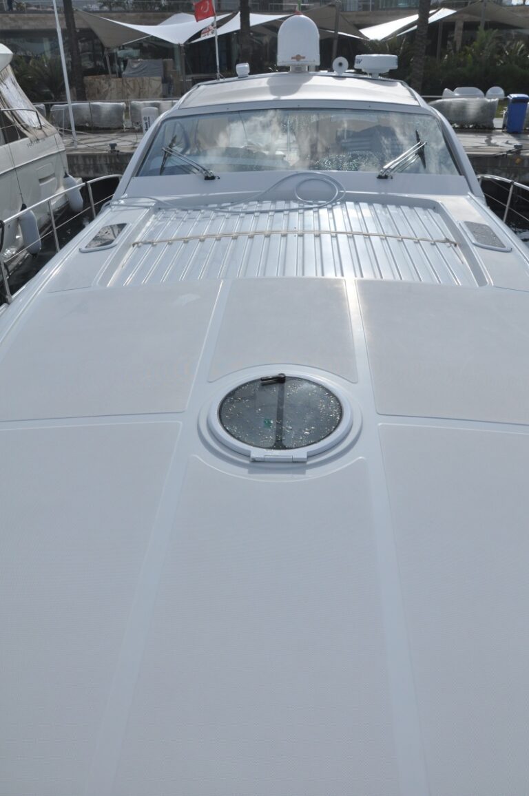 yachtPhoto416_2607259325c9fb7333