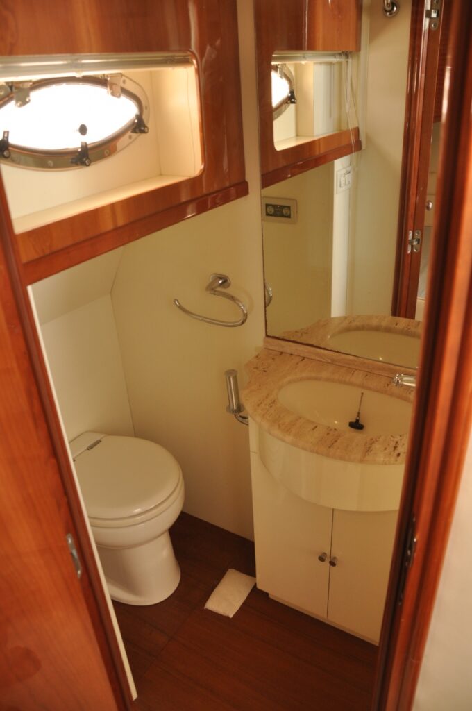 yachtPhoto416_281859325d4cc5fa6