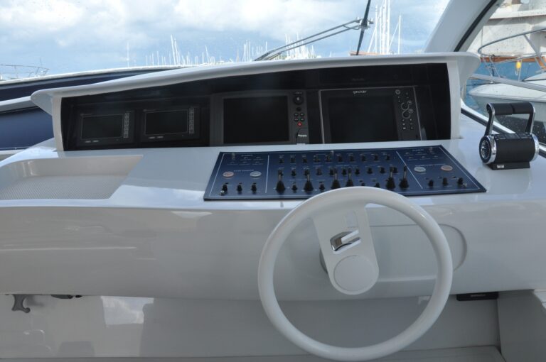 yachtPhoto416_2994659325ce1653ed