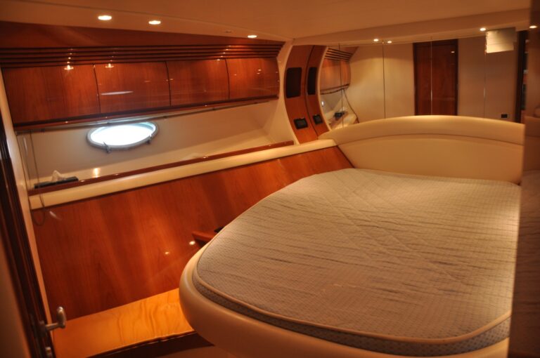yachtPhoto416_426659325d2c424d1
