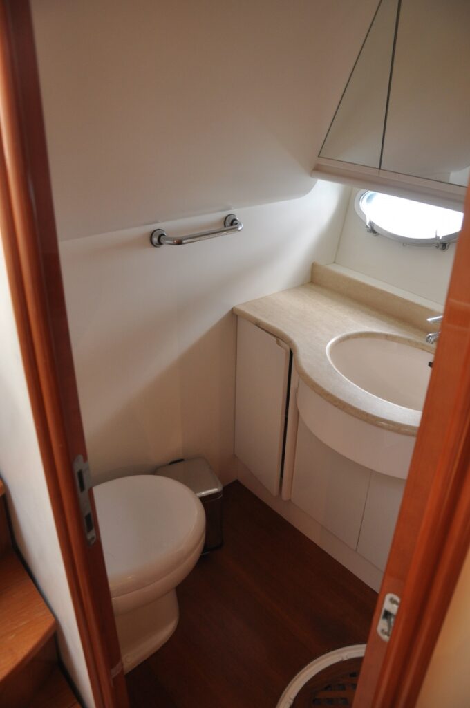 yachtPhoto416_611659325d44c94d9