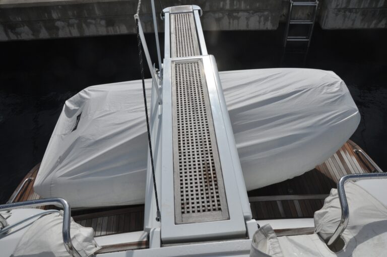 yachtPhoto416_612859325cc437f59