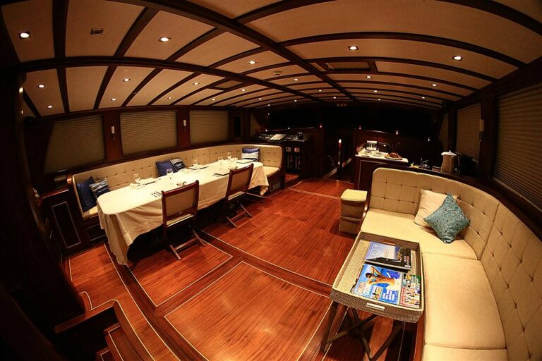 yachtPhoto46_1476658834673a2b0f