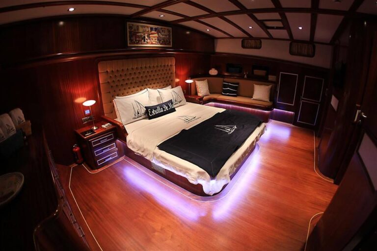 yachtPhoto46_170825883467fc5e99