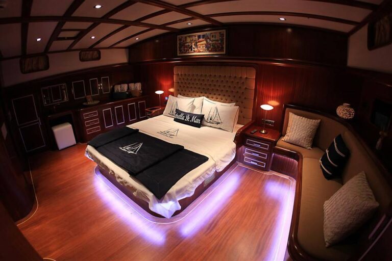 yachtPhoto46_178785883465e83d0b