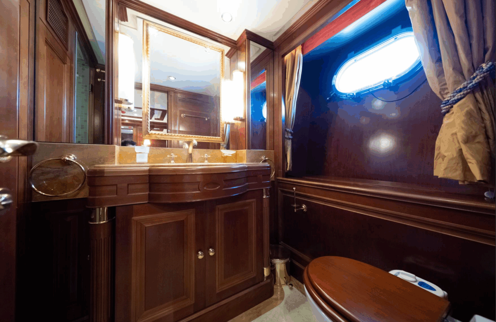 Benetti Tradition