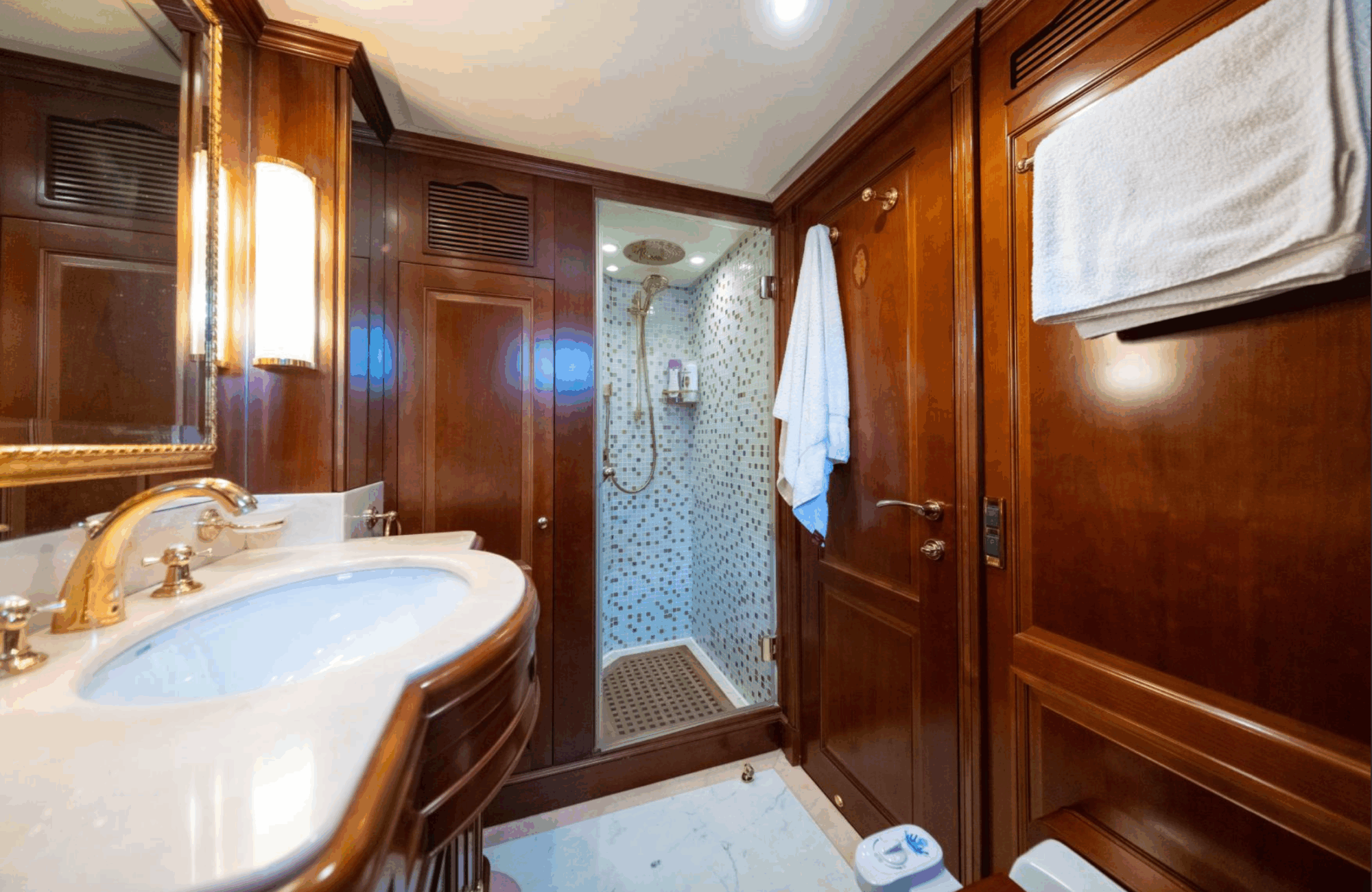 Benetti Tradition