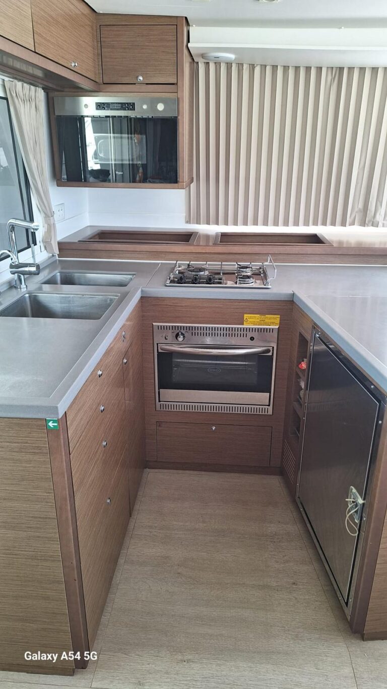 Lagoon 450F