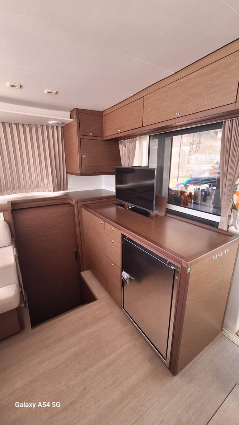 Lagoon 450F