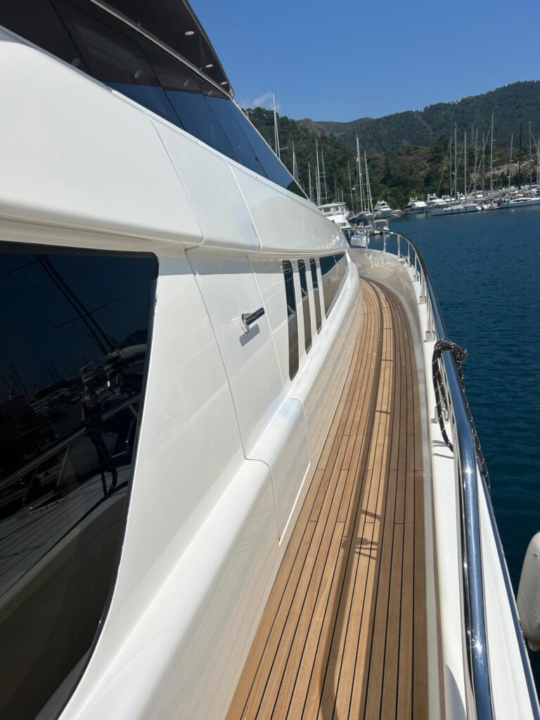 Ferretti Yachts 800 for sale