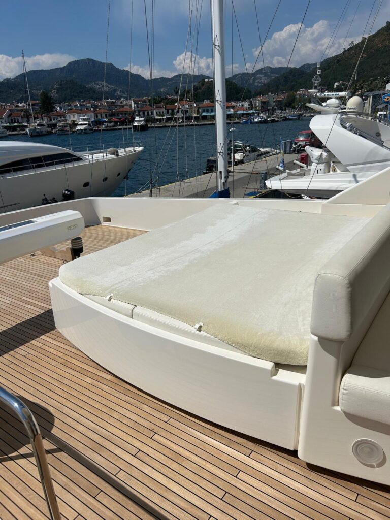 Ferretti Yachts 800 for sale