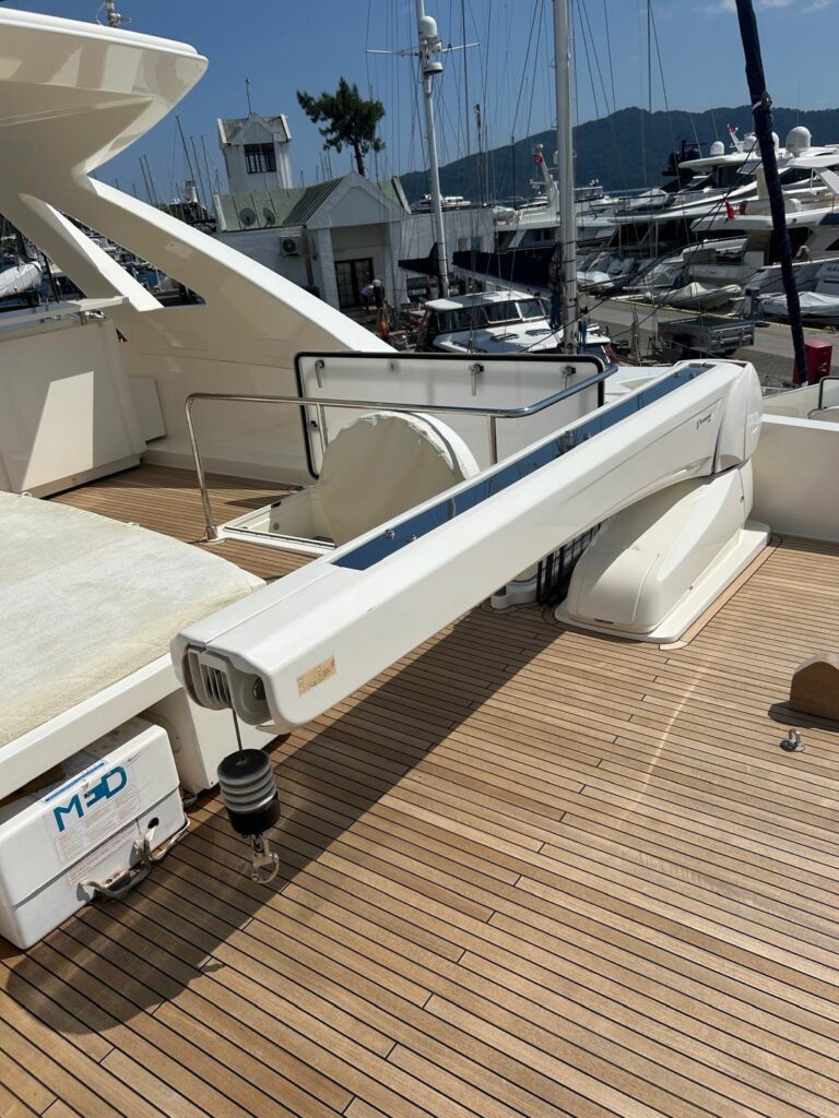 Ferretti Yachts 800 for sale