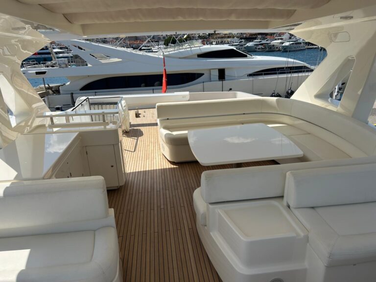 Ferretti Yachts 800 for sale