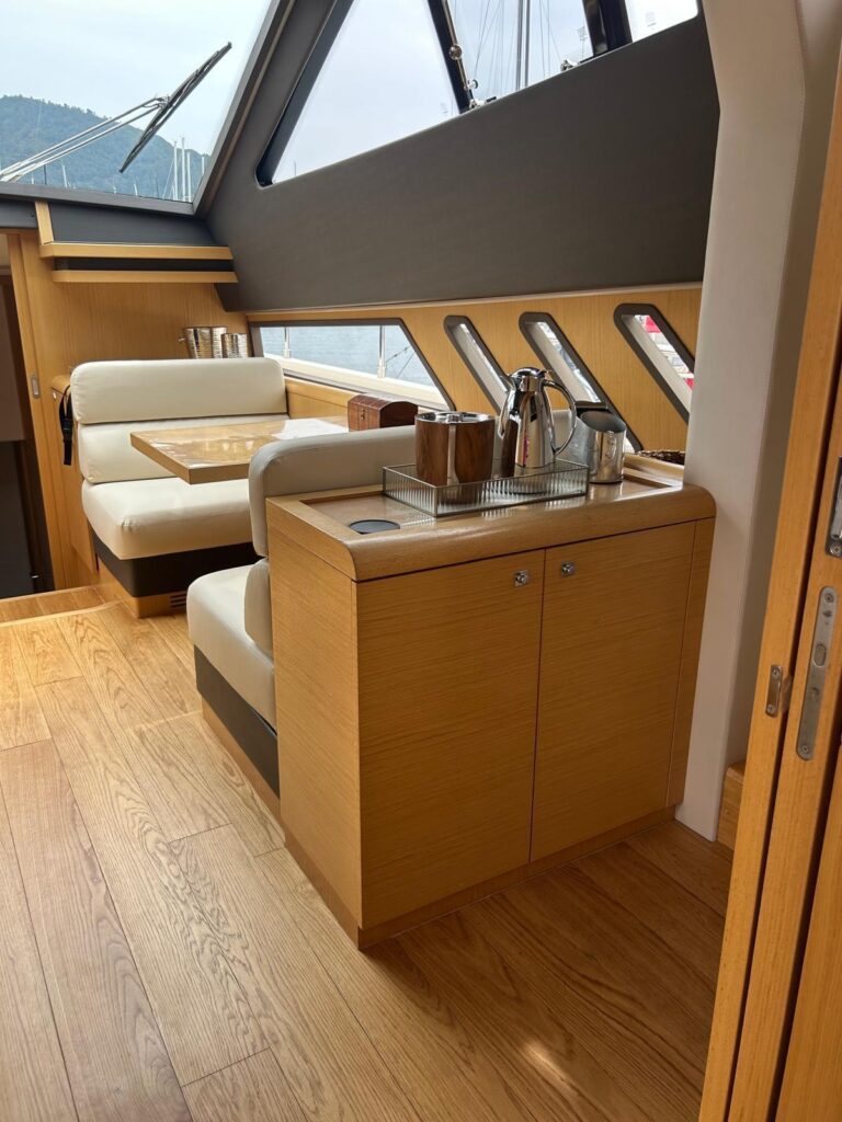 Ferretti Yachts 800 for sale