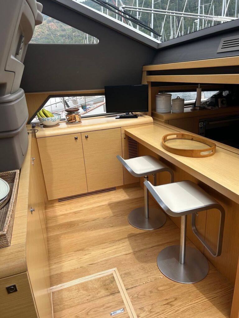Ferretti Yachts 800 for sale