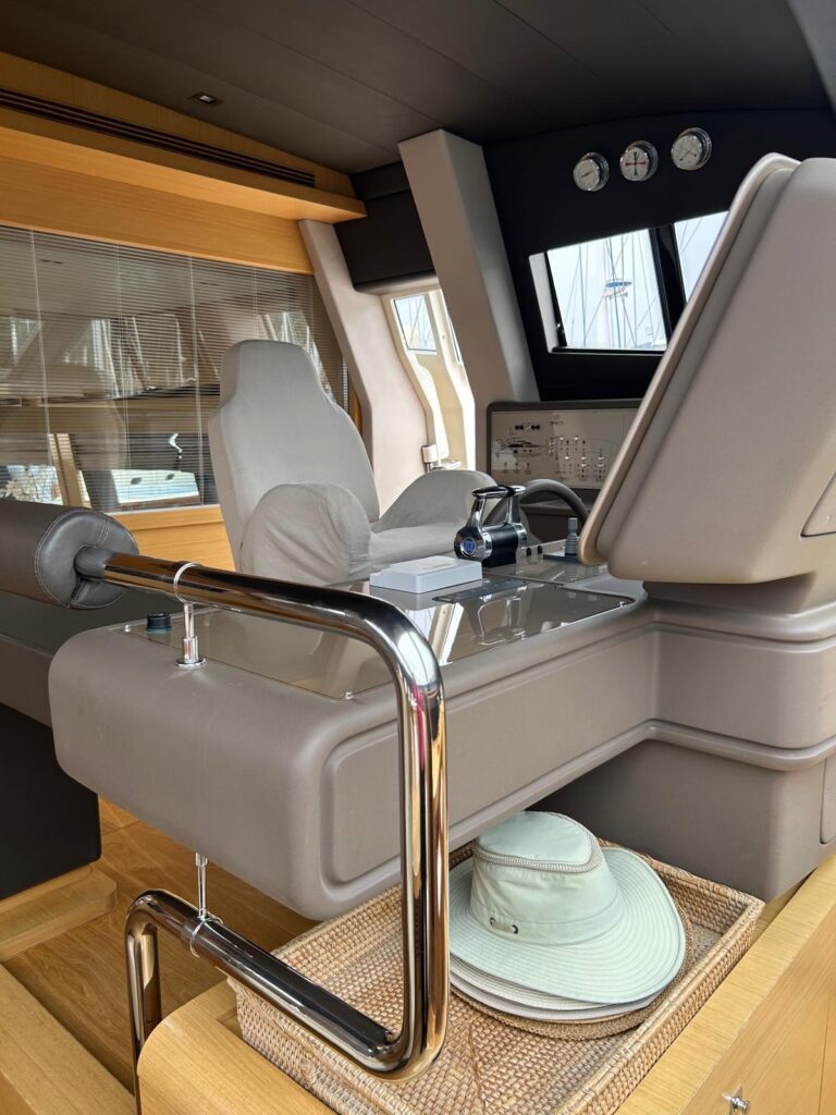 Ferretti Yachts 800 for sale