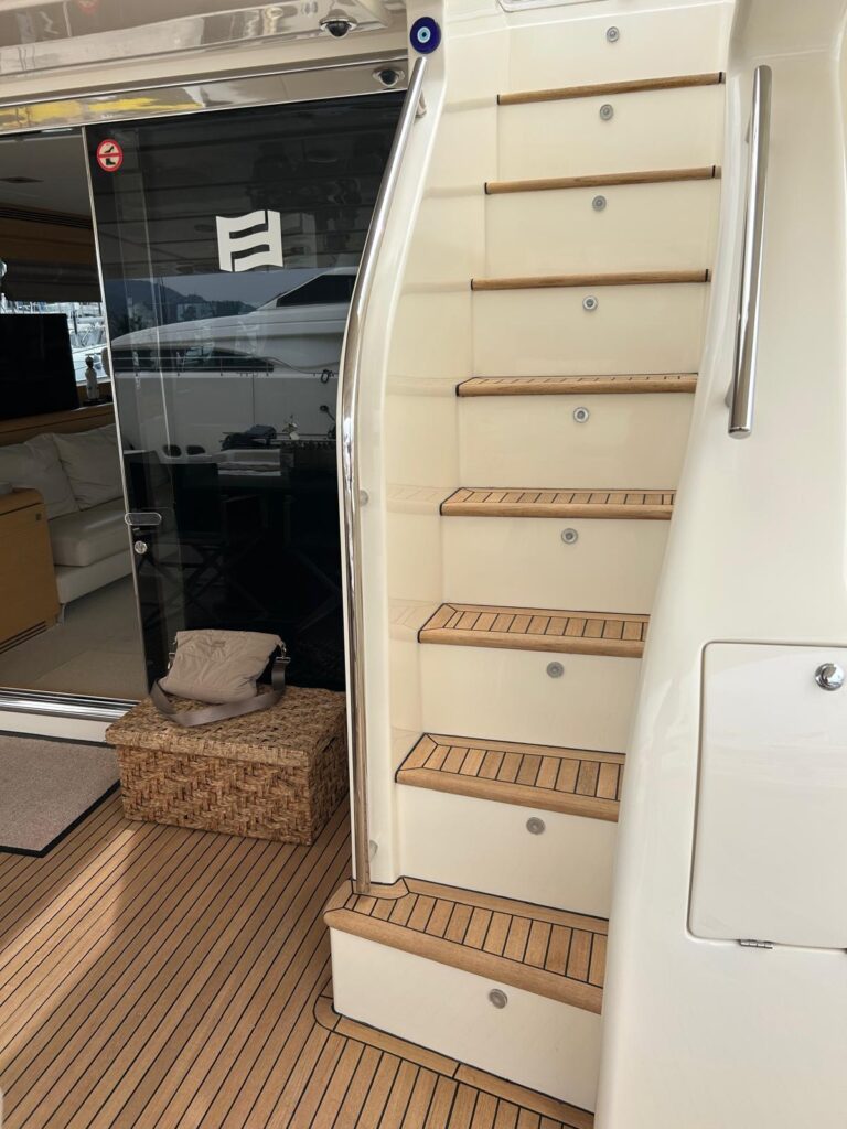 Ferretti Yachts 800 for sale