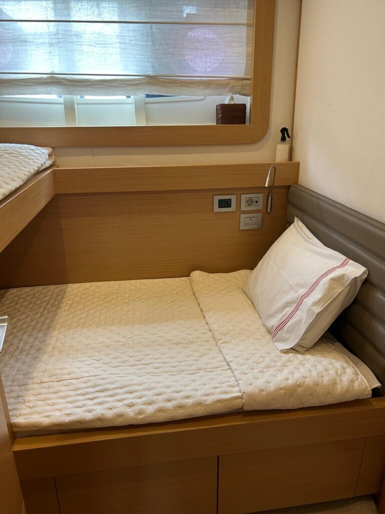 Ferretti Yachts 800 for sale
