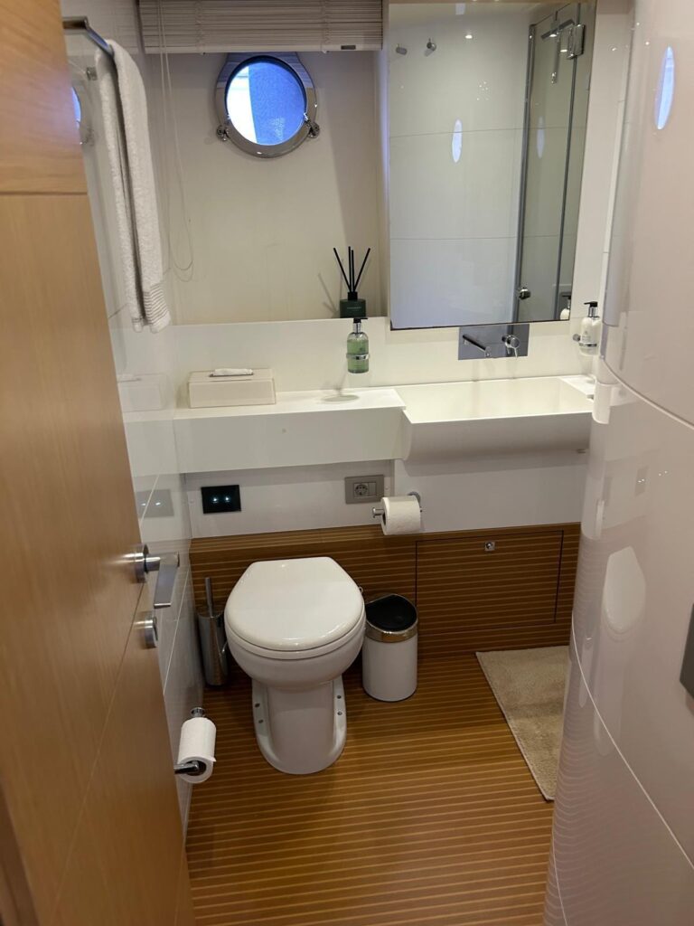 Ferretti Yachts 800 for sale