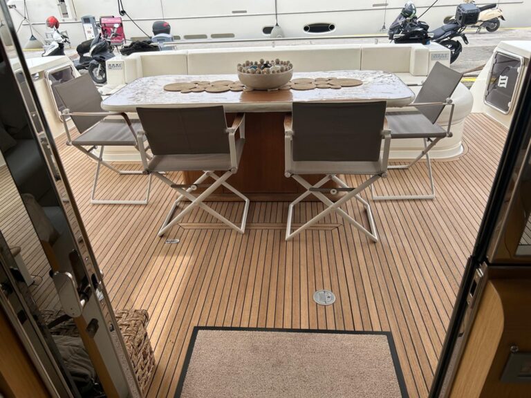 Ferretti Yachts 800 for sale