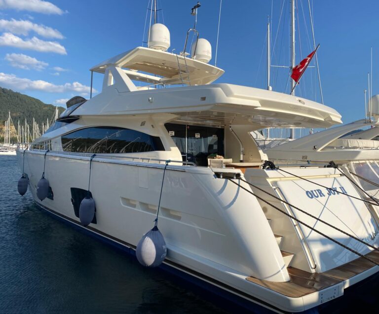 Ferretti Yachts 800 for sale