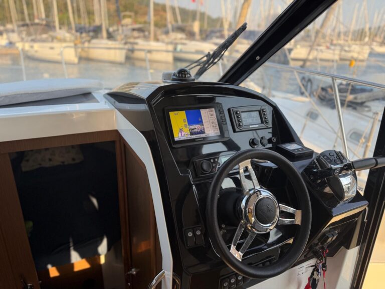 WhatsApp Image 2025-12-10 at 15.47.40 (2)