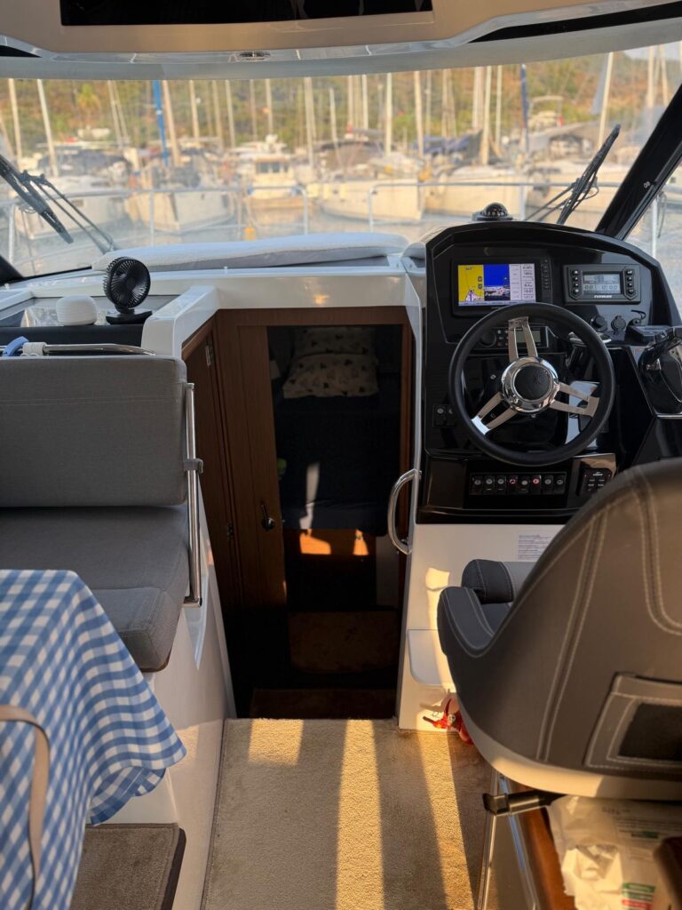 WhatsApp Image 2025-12-10 at 15.47.41